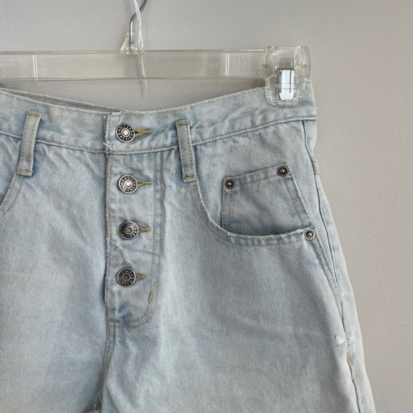 Vintage Shorts - Picture 2 of 3